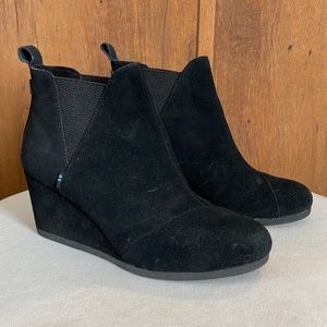 Tom’s wedge bootie